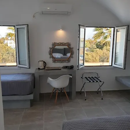 Iliada-odysseas Hotel Perissa (Santorini)