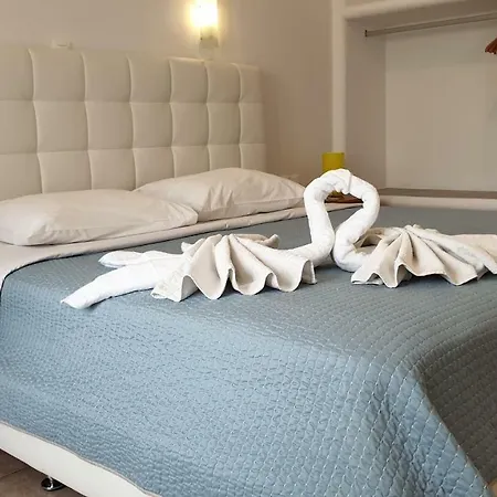 Iliada-odysseas 4* Perissa (Santorini)