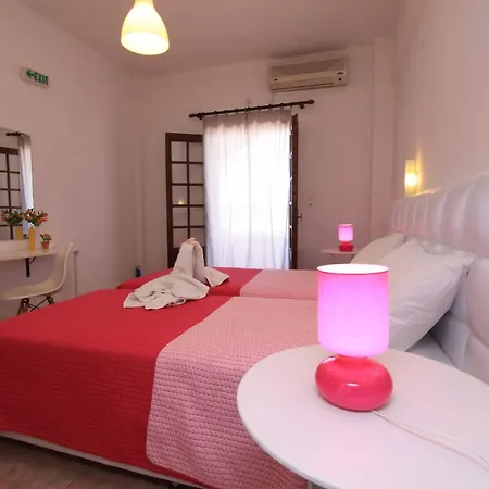 Iliada-odysseas 4* Perissa (Santorini)