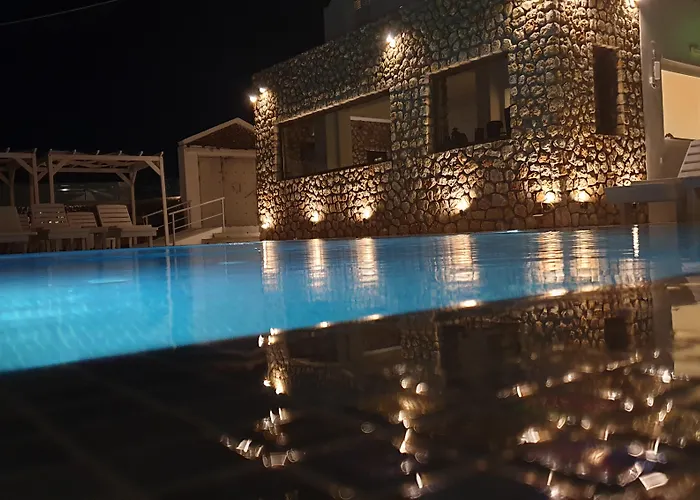 Iliada-odysseas Perissa (Santorini)