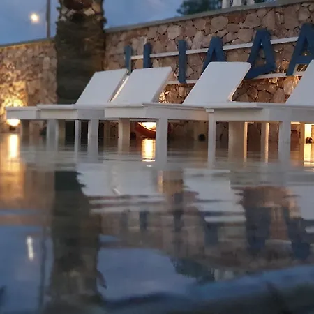 ホテル Iliada-odysseas 4*