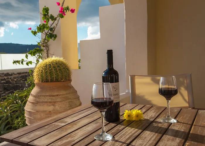 Iliada-odysseas 4* Perissa (Santorini)